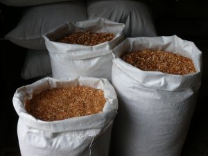 Щепа для копчения дубовая, фракция 3-8 мм, мешок 20 кг